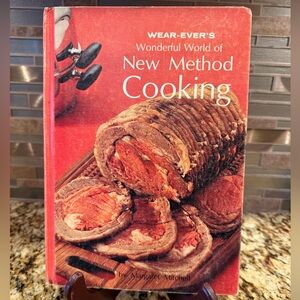 Vintage 1966 Wear-Ever's  Wonderful World of New Method Cooking Book